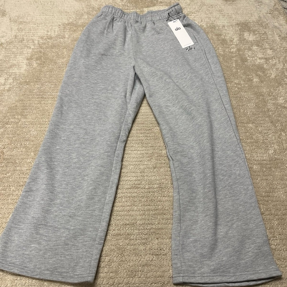 Alo yoga Accolade Heather Gray Sweat Set unisex size large pullover/straight leg - Picture 6 of 6
